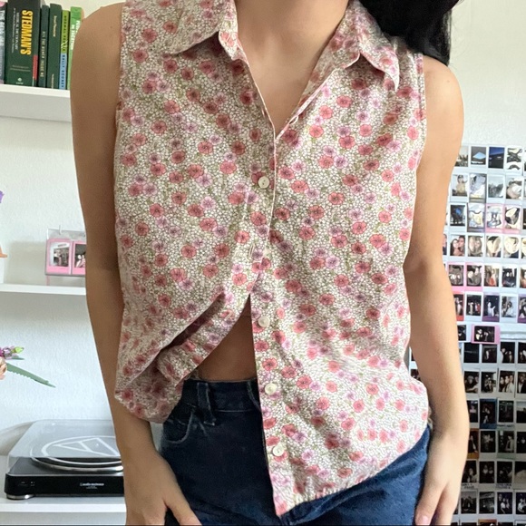 Ann Taylor sleeveless button down - Picture 3 of 6